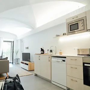 apartamentos-turisticos-can-planeses-banyoles.catalonia-hotels.com/